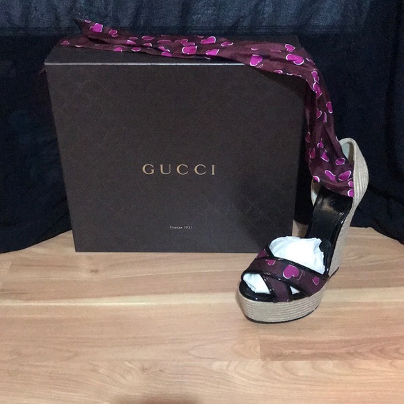 Authentic Gucci wedge sandals - Picture 2 of 3